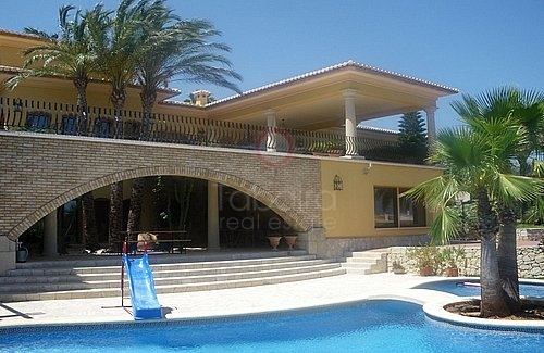 Koop een luxe villa in Benitachell, Alicante 
