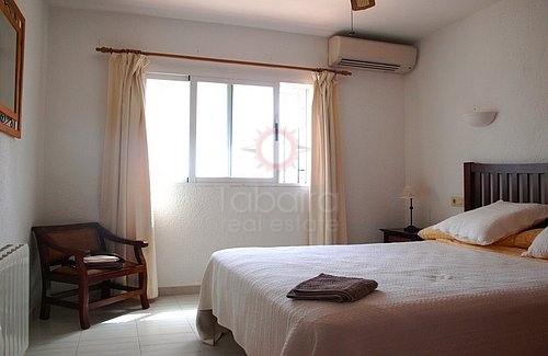 ✓ Villa de cinco dormitorios en venta en pla del mar moraira.