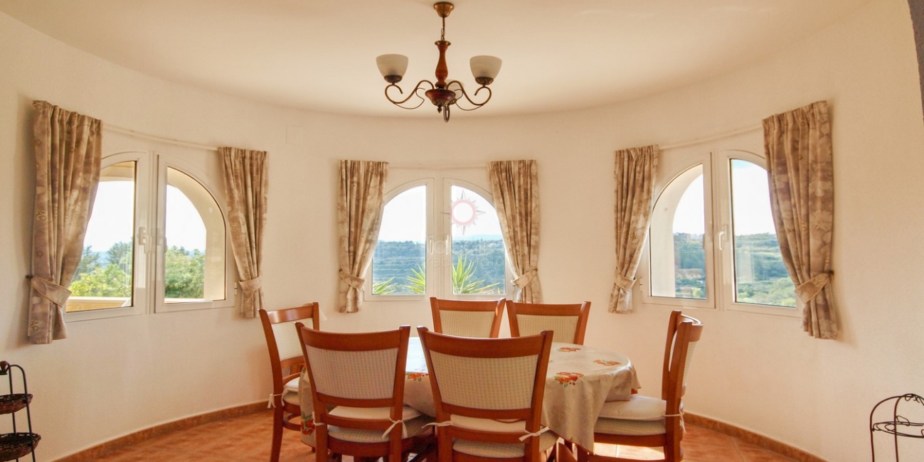 ▷ Villa mit drei Schlafzimmern zum Verkauf in Moraira - Costa Blanca