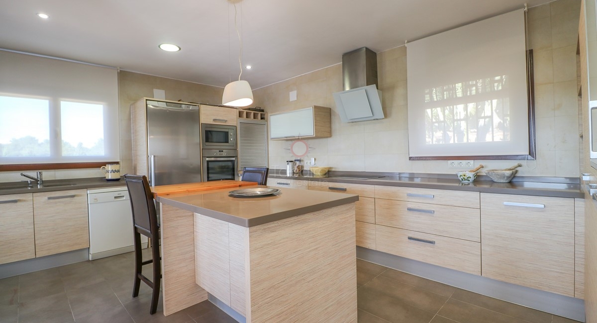 kitchen in the house for sale in el portet moraira