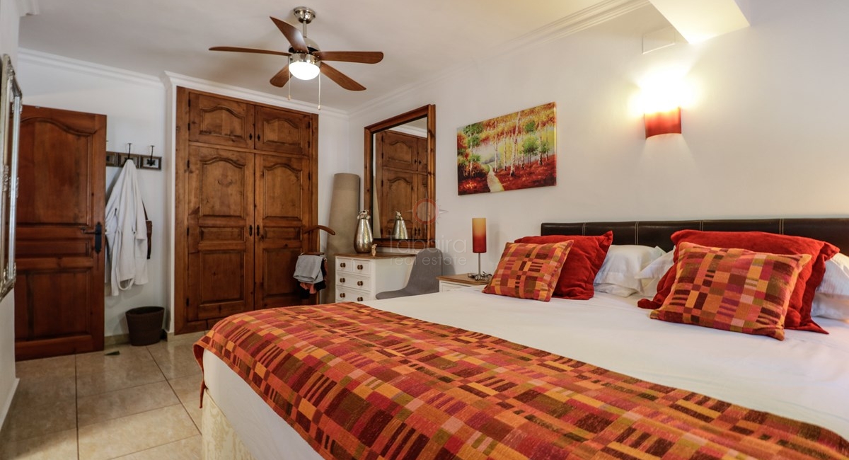 ▷ Villa met drie slaapkamers te koop in Moraira Costa Blanca