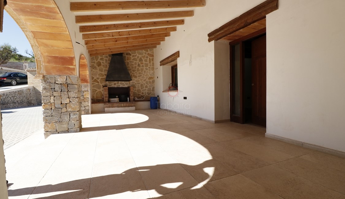 ▷ Costa Blanca Immobilien - Bauernhöfe zum Verkauf in Moraira - Spanien