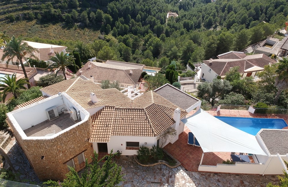 Villa con vistas panorámicas al mar en venta en Moraira