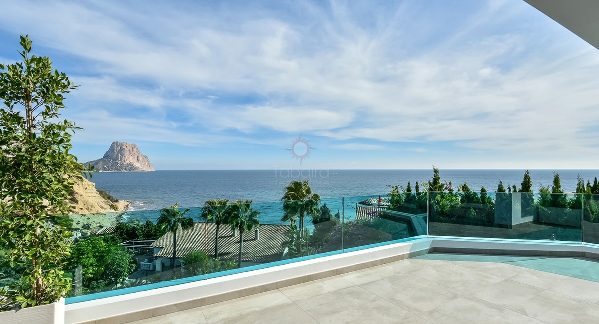 ▷ Nieuwbouw villa aan zee te koop in Calpe - Costa Blanca