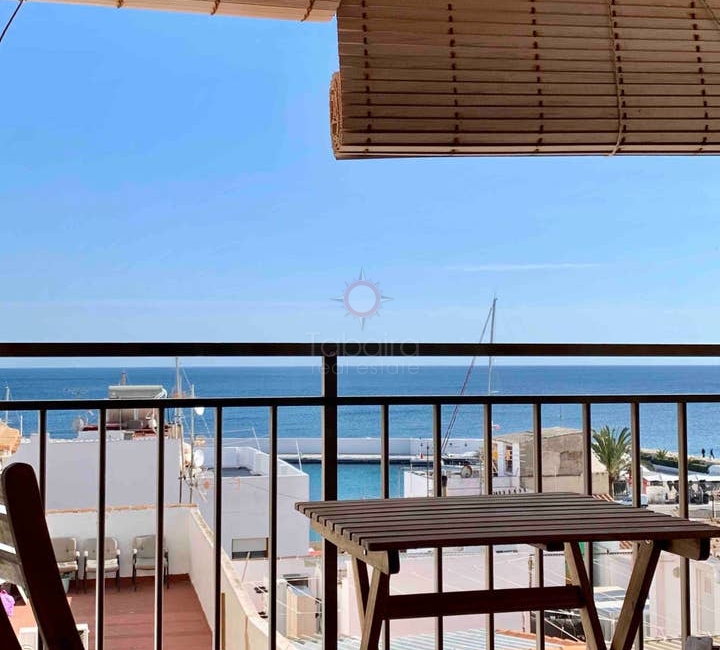 Apartamento en venta en el centro de Moraira con vistas al mar