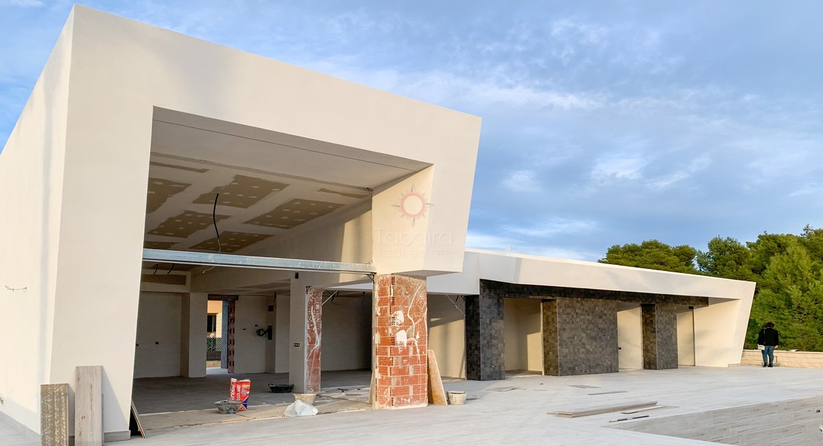 ▷ Nybyggd villa till salu i Calpe mycket nära stranden
