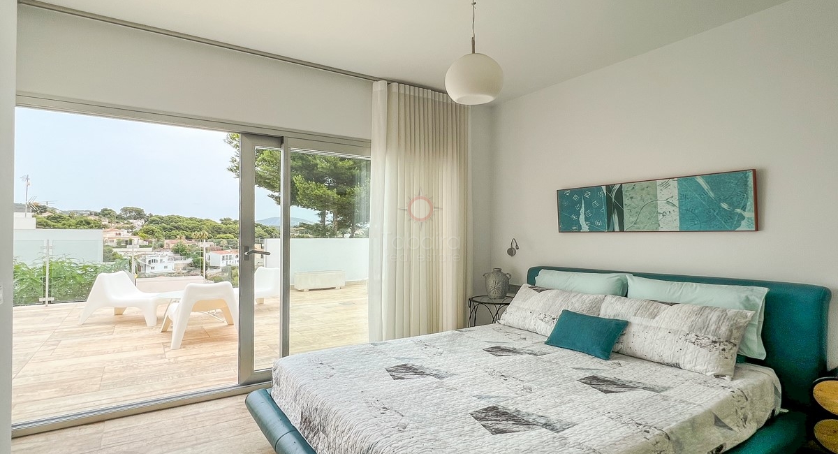 ▷ Villa de obra nueva con vistas al mar en venta en la costa de Benissa