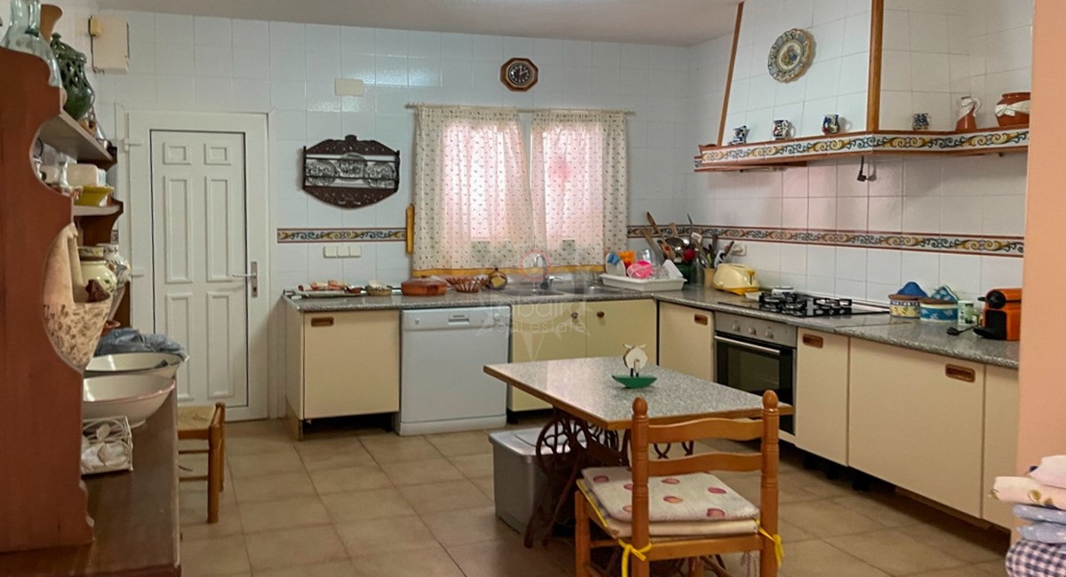 ▷ Second line to sea house for sale in Les Bassetes Benissa