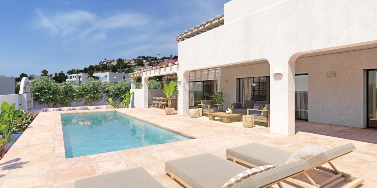 Luxe villa in Ibiza-stijl te koop in Moraira