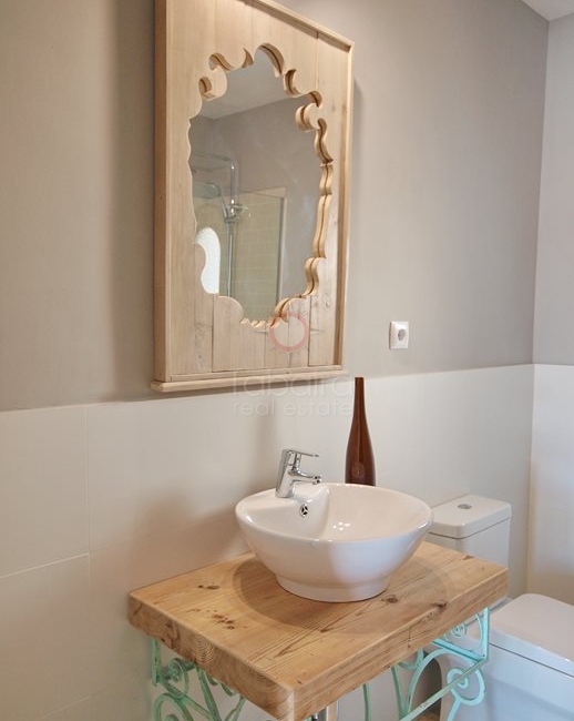 Villa en venta en Buenavista Benissa, espejo del baño 