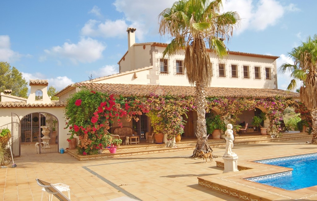 Роскошный загородный дом на продажу в Бениссе, Испания