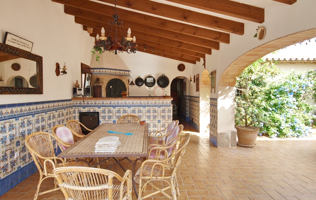 Роскошный загородный дом на продажу в Бениссе, Испания